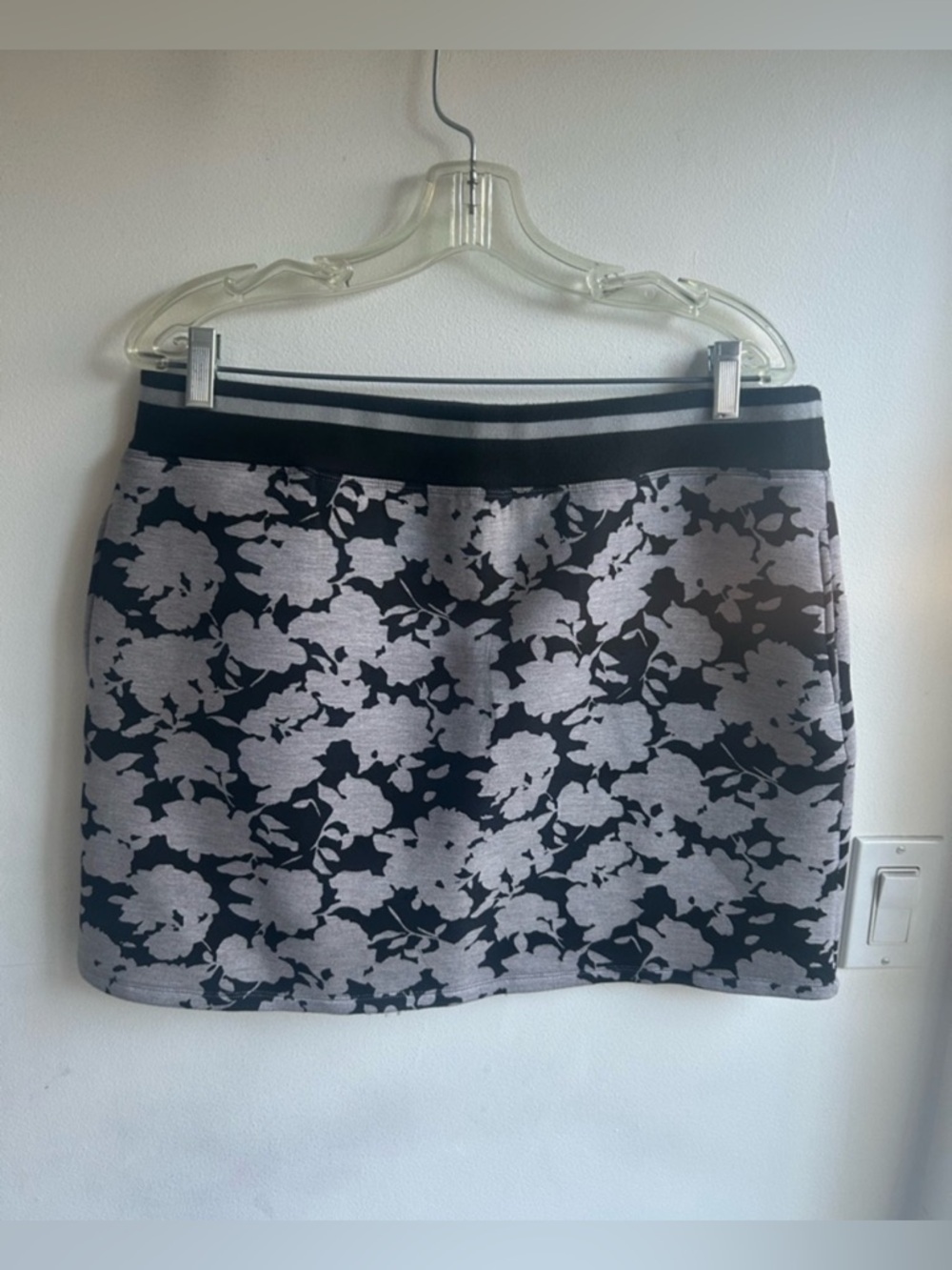 Fabletics Allie Mini Skirt black/ grey. Size XL. Excellent condition